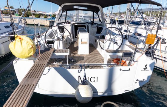 Beneteau Oceanis 38 Mici