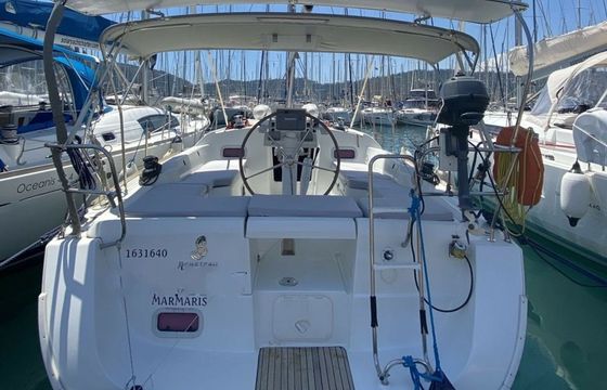 Beneteau Oceanis 34 Aquamarine