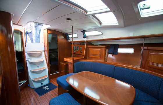 Beneteau Oceanis 393 Little Big Love