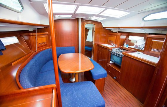 Beneteau Oceanis 393 Little Big Love