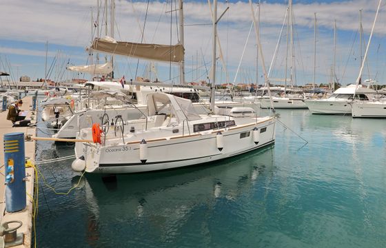 Beneteau Oceanis 35.1 Idila