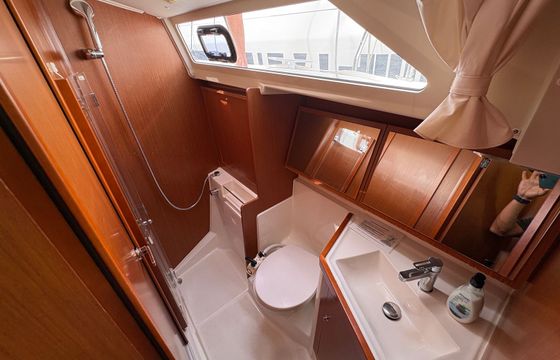 Beneteau Oceanis 41.1 Simba