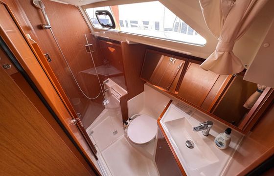 Beneteau Oceanis 41.1 Simba