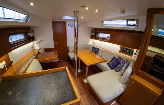 Beneteau Oceanis 41 Tina