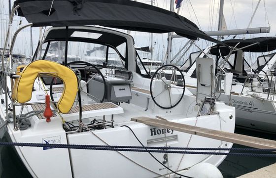 Beneteau Oceanis 41.1 Honey