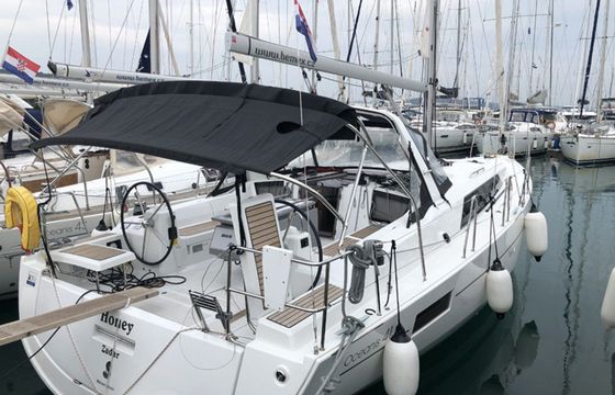Beneteau Oceanis 41.1 Honey