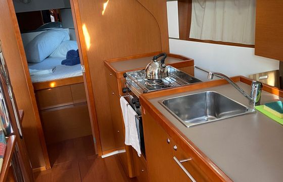 Beneteau Oceanis 38 Caroline