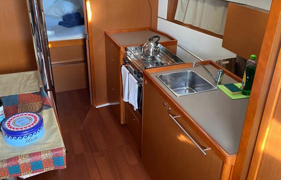 Beneteau Oceanis 38 Caroline