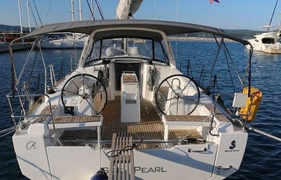 Beneteau Oceanis 38 Grey Pearl