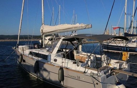 Beneteau Oceanis 38 Grey Pearl