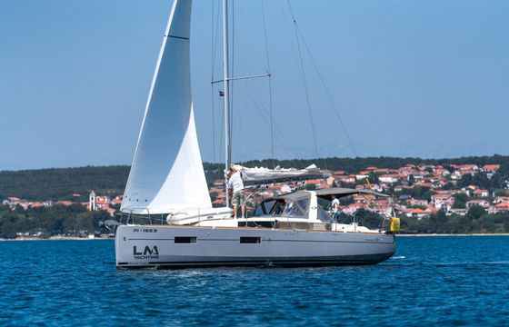 Beneteau Oceanis 38 Grey Pearl