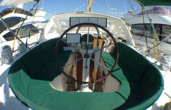 Beneteau Oceanis 440 Candela 4