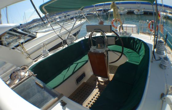 Beneteau Oceanis 440 Candela 4