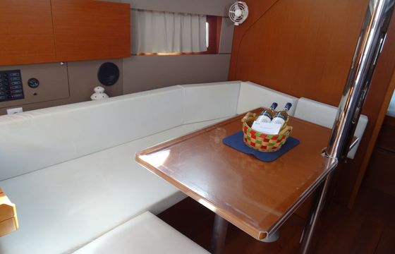Beneteau Oceanis 38 Karavas