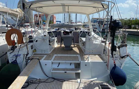 Beneteau Oceanis 41.1 Alma Libre 5