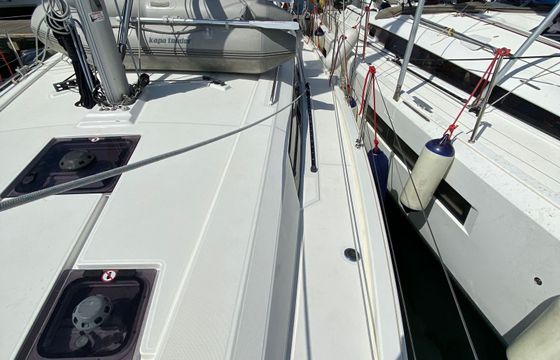 Beneteau Oceanis 41.1 Alma Libre 5