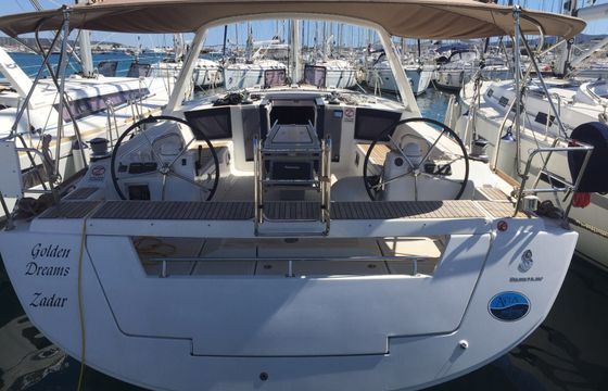 Beneteau Oceanis 45 Golden Dreams