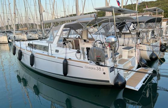 Beneteau Oceanis 38.1 Jana