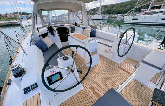 Beneteau Oceanis 38.1 Jana