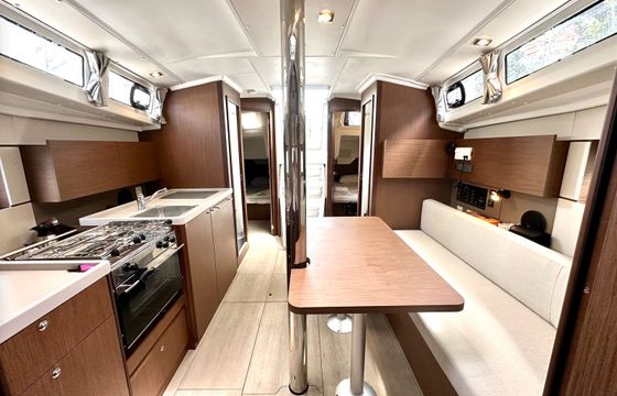 Beneteau Oceanis 38.1 Sail Lyra