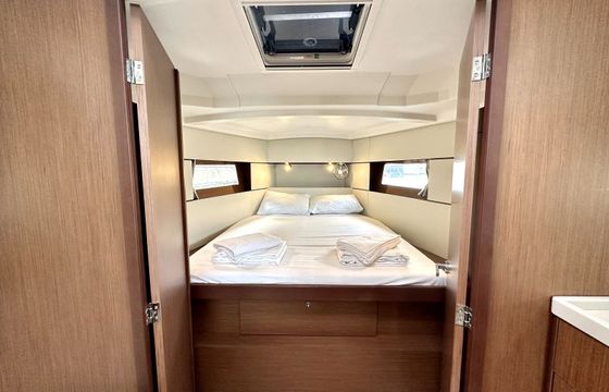 Beneteau Oceanis 38.1 Sail Lyra
