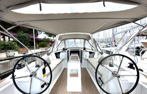 Beneteau Oceanis 38.1 Sail Lyra