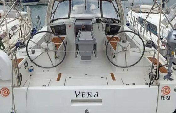 Beneteau Oceanis 41.1 Vera