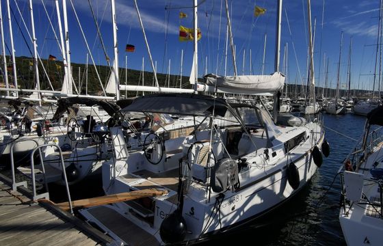 Beneteau Oceanis 38.1 Tena