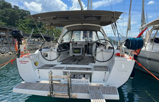 Beneteau Oceanis 45 Storm Dancer 1