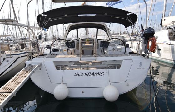 Beneteau Oceanis 45 Semiramis