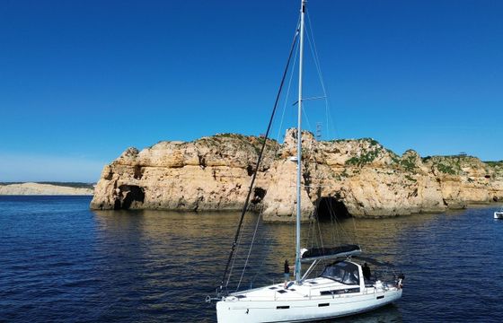 Beneteau Oceanis 45 Soggy Paws