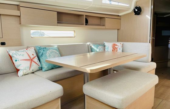 Beneteau Oceanis 40.1 Naomi