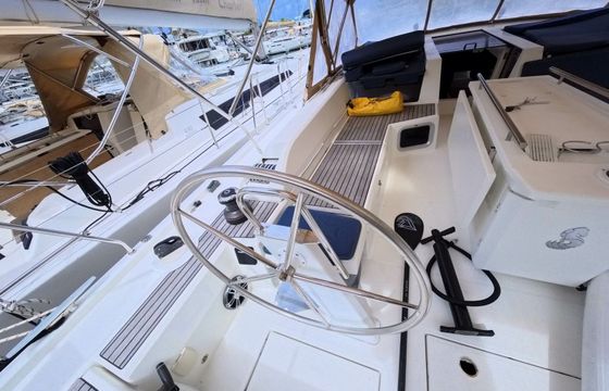 Beneteau Oceanis 51 Modrian