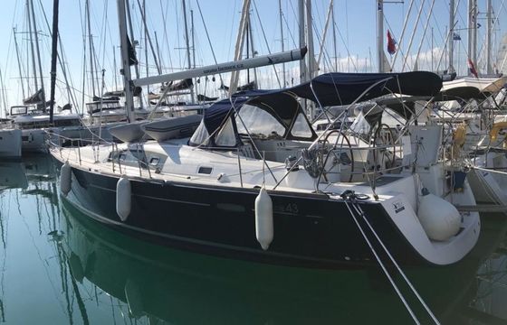 Beneteau Oceanis 43 Blue Star 2