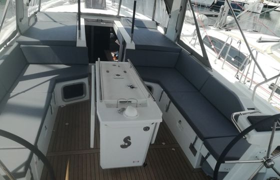 Beneteau Oceanis 51 Aeolian Muse