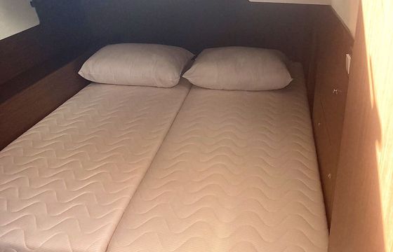 Beneteau Oceanis 46.1 Evi