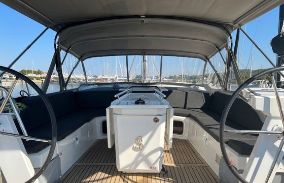Beneteau Oceanis 51.1 Anna