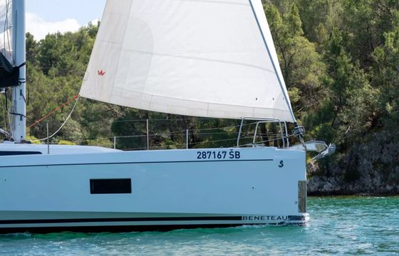 Beneteau Oceanis 51.1 First Friendship