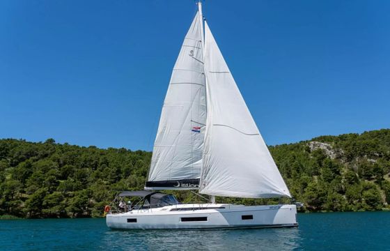 Beneteau Oceanis 51.1 First Friendship