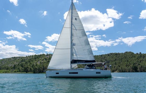 Beneteau Oceanis 51.1 First Friendship