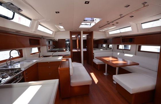 Beneteau Oceanis 51.1 Mythodea