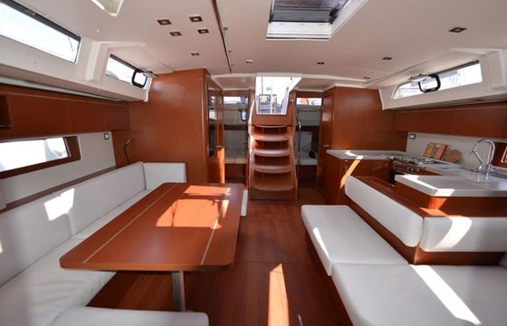 Beneteau Oceanis 51.1 Mythodea