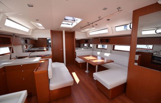 Beneteau Oceanis 51.1 Mythodea