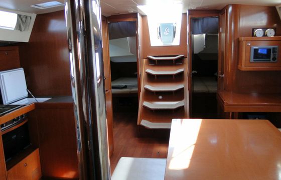 Beneteau Oceanis 48 Cosmoledo