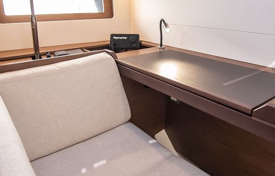 Beneteau Oceanis 51.1 Theodora