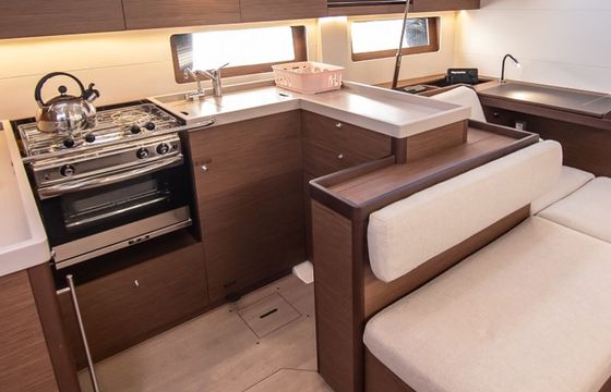 Beneteau Oceanis 51.1 Theodora