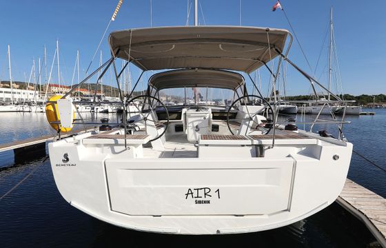 Beneteau Oceanis 51 Air 1