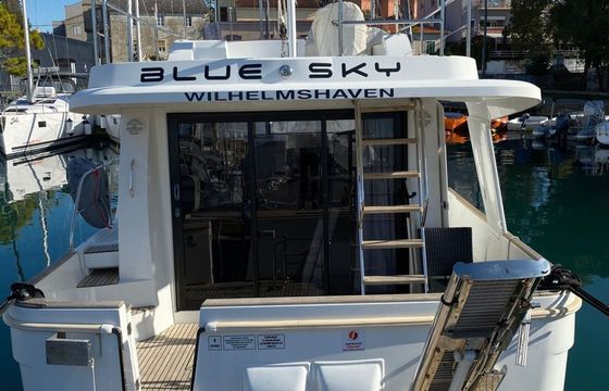 Beneteau Swift Trawler 34 Blue Sky