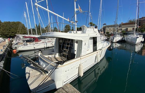Beneteau Swift Trawler 34 Blue Sky