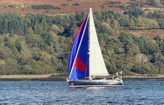 Beneteau Oceanis 523 Big Blue of Lorn